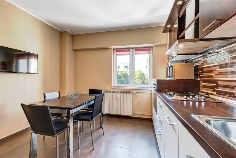 Aviatiei, Crystal Palace, Etaj 1/4, Mall Promenada, Metrou Aurel Vlaicu